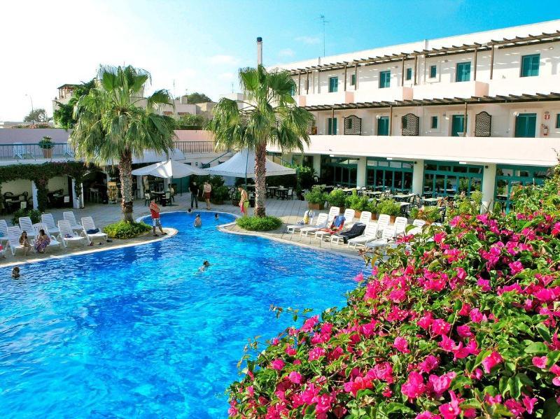 Costa Del Salento Village อูเจนโต ภายนอก รูปภาพ
